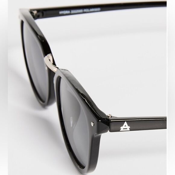 AIRE Hydra Sunglasses & Case - Picture 2 of 5